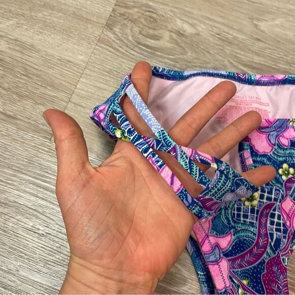 Victoria‘s Secrete Blue Bikini Bottom Floral Pink Print The Strappy Cheeky - Picture 4 of 5